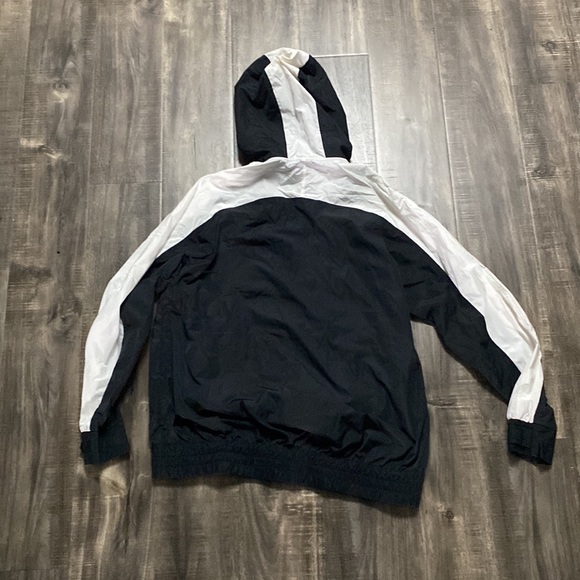 🧥 LIKE NEW TRUE RELIGION HALF ZIP BLACK AND WHITE WINDBREAKER MENS SIZE LARGE - Picture 4 of 4
